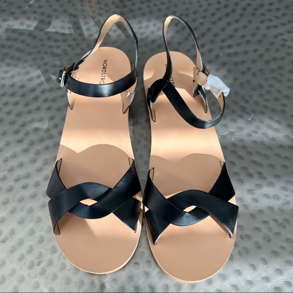 Nordstrom Sadee Flat Sandal in Black - Picture 4 of 5